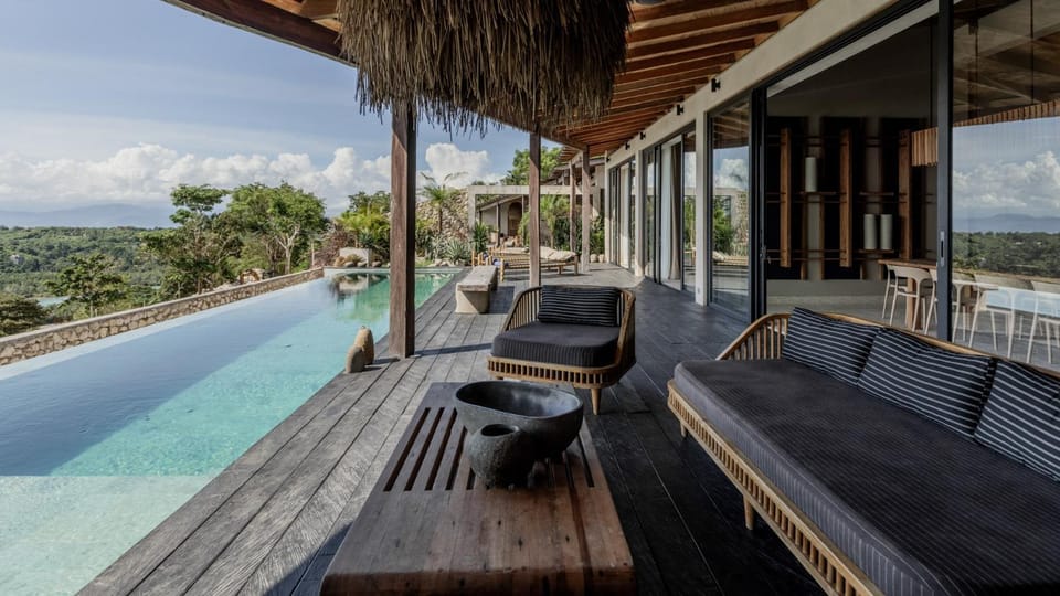 Pool view, Swimming pool, sunbed