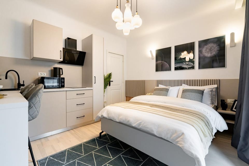 Bucharest Vibe Romana Square by Global Apartments Apartment in Bucharest