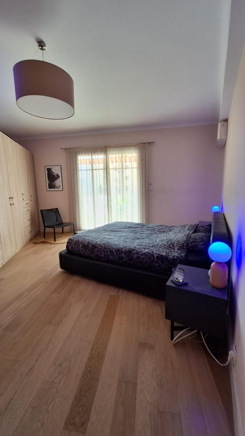 Spacieux et lumineux 2 chambres terrasse Apartment in Cannes