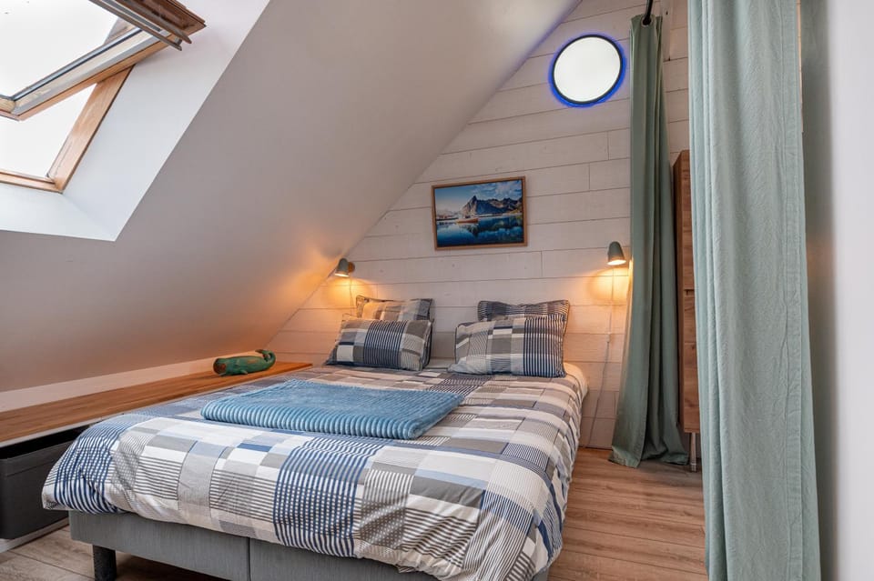 Property building, Living room, Bedroom
