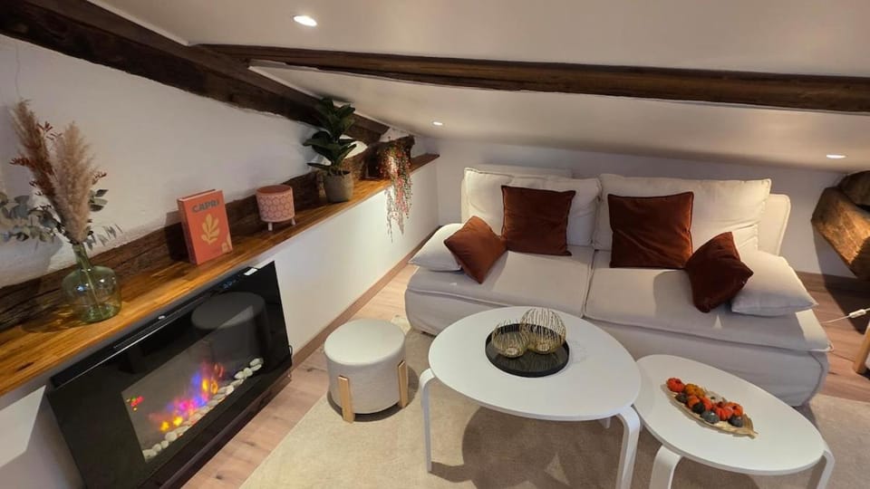 Living room, Seating area, fireplace