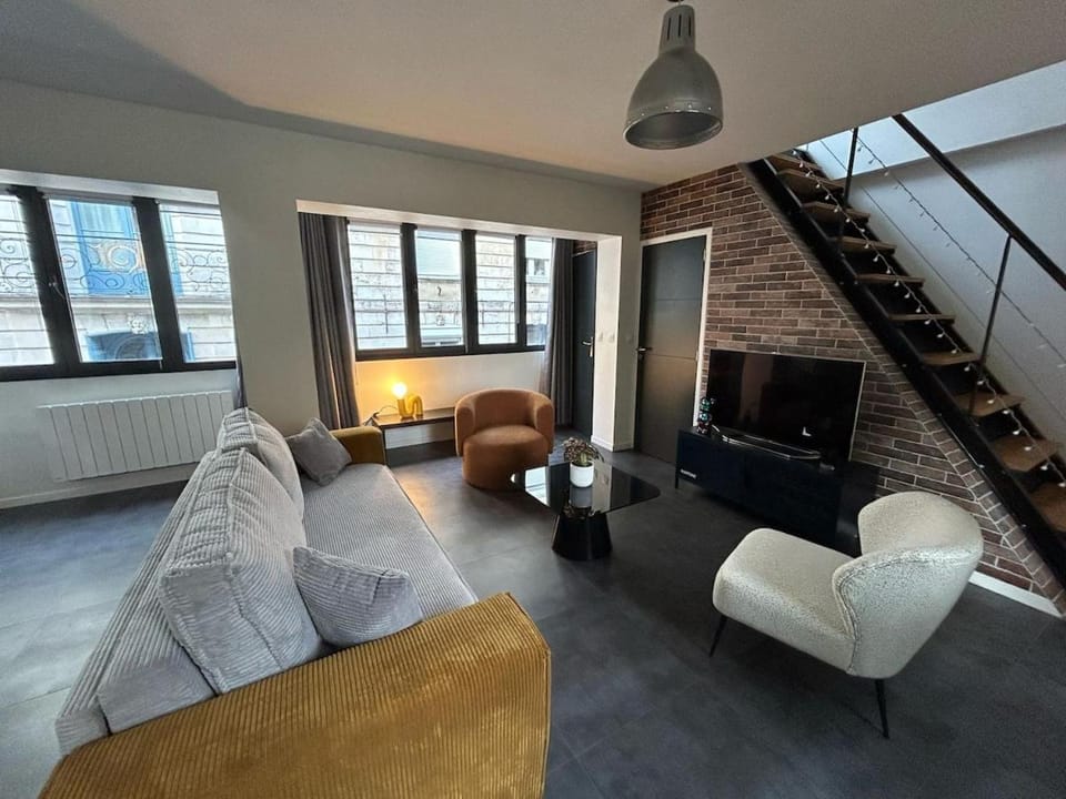 Communal lounge/ TV room, TV and multimedia, Living room, Seating area
