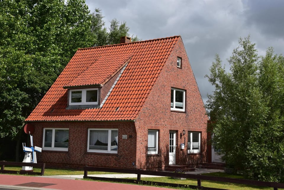 Property building, Day, Street view