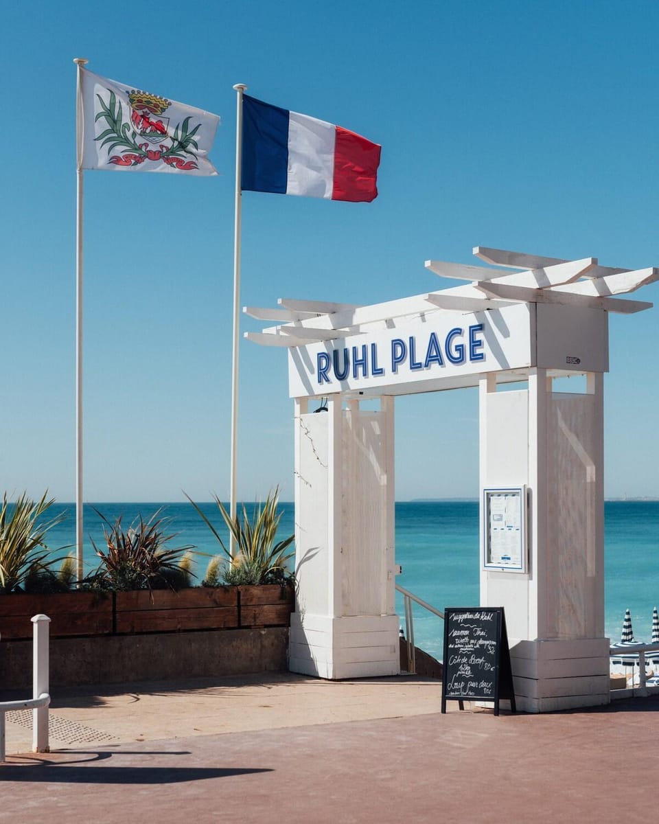 Sea Side, Modern, Nice Promenade Apartment in Nice