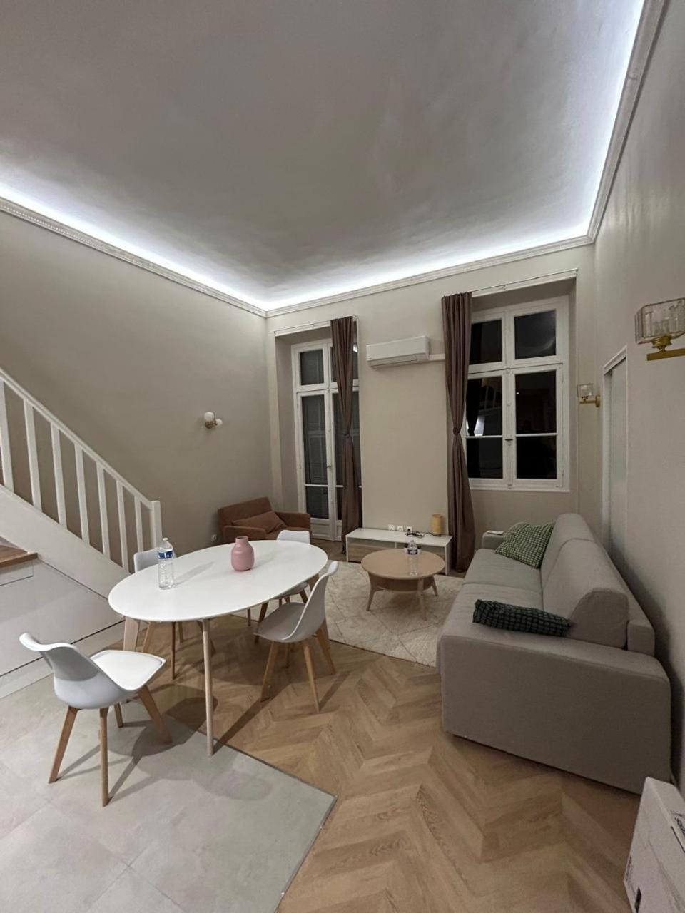 Sea Side, Modern, Nice Promenade Apartment in Nice
