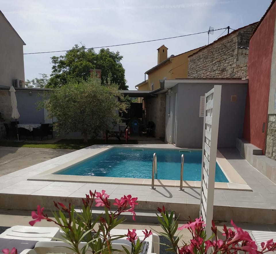 Property building, BBQ facilities, Pool view, Area and facilities, Swimming pool
