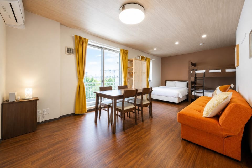 Bed, Dining area, Bedroom, air conditioner