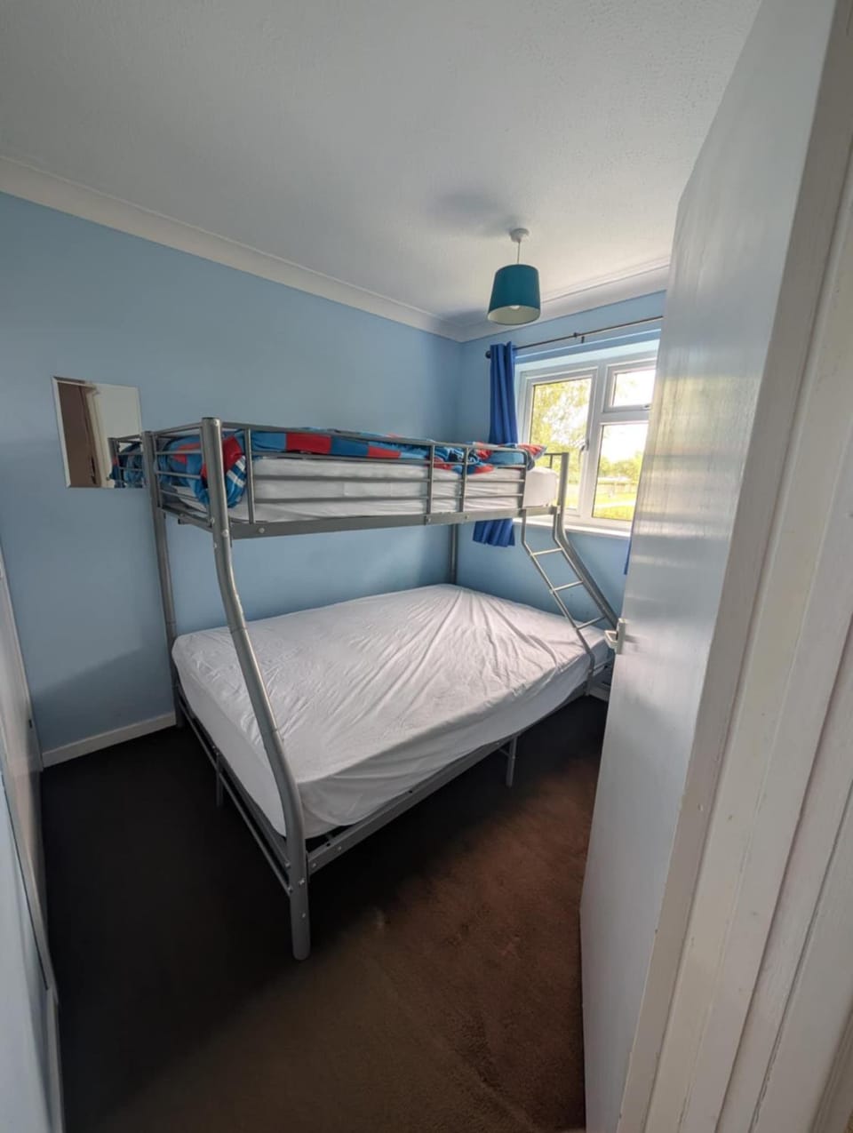 Bedroom, bunk bed