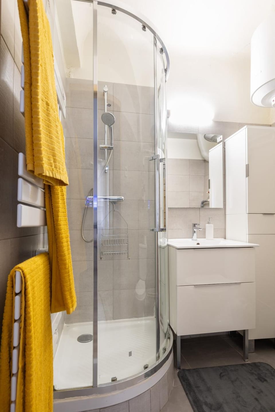 Shower, Bathroom, towels