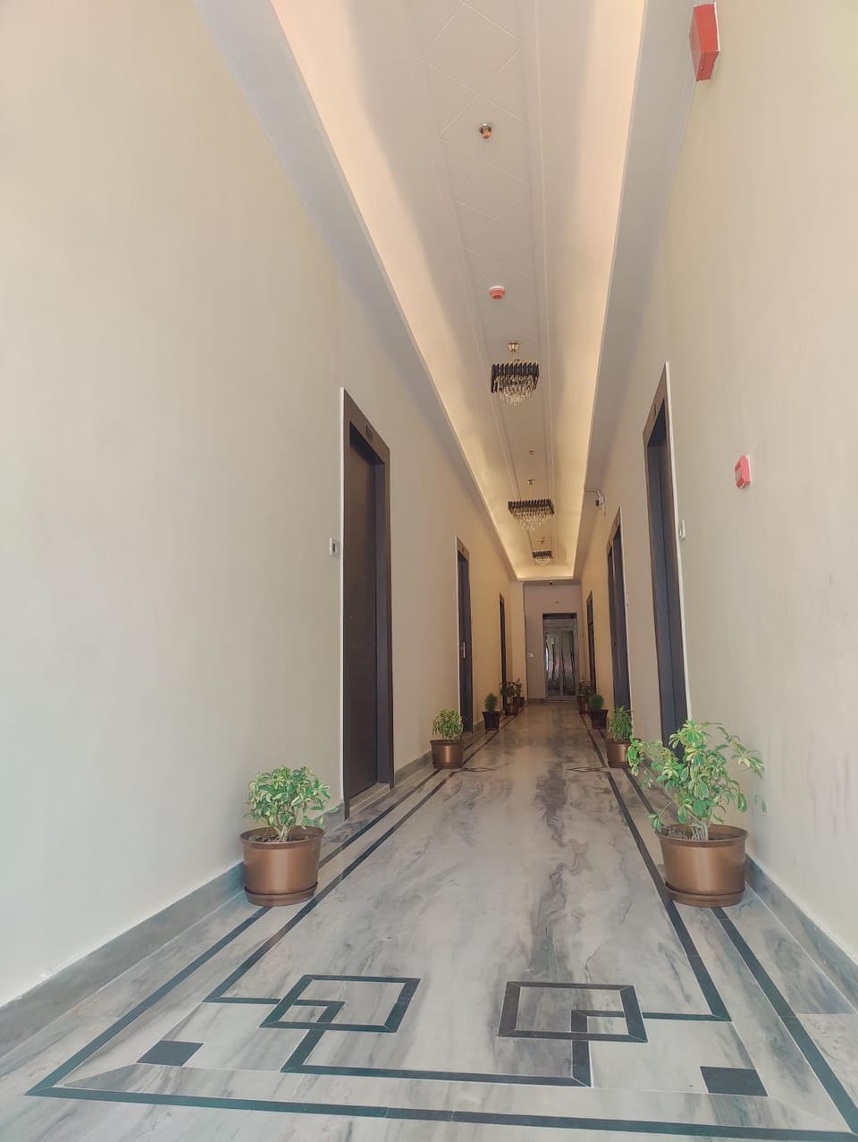 Raj palace Hotel in Lucknow
