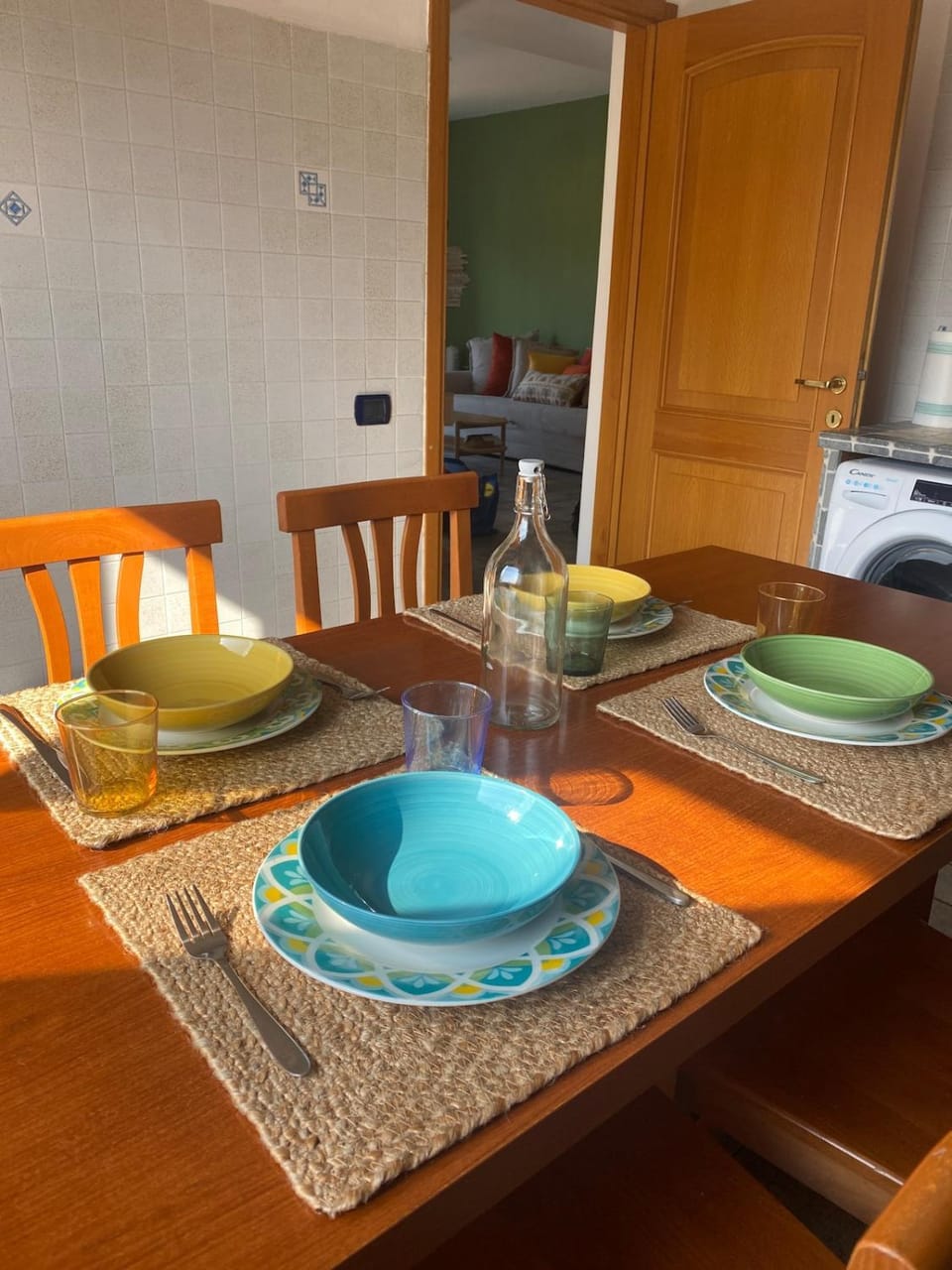 Kitchen or kitchenette, Food and drinks, Dining area, Food