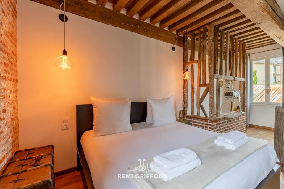 Le Spa de Lou Hot Tub Sauna & Private Patio 2 Guests House in Honfleur