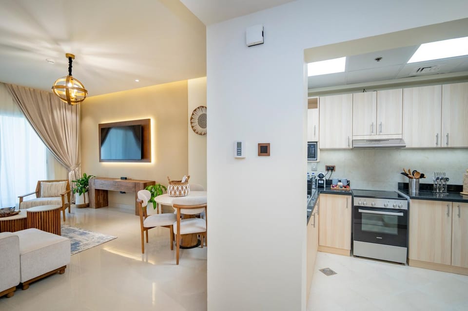 Dining area, kitchen