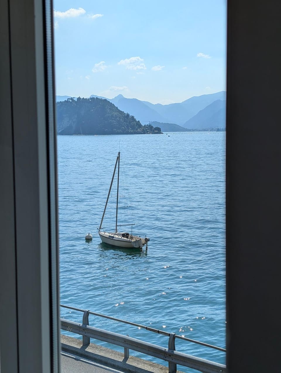 Day, Natural landscape, Activities, Lake view, Mountain view, River view
