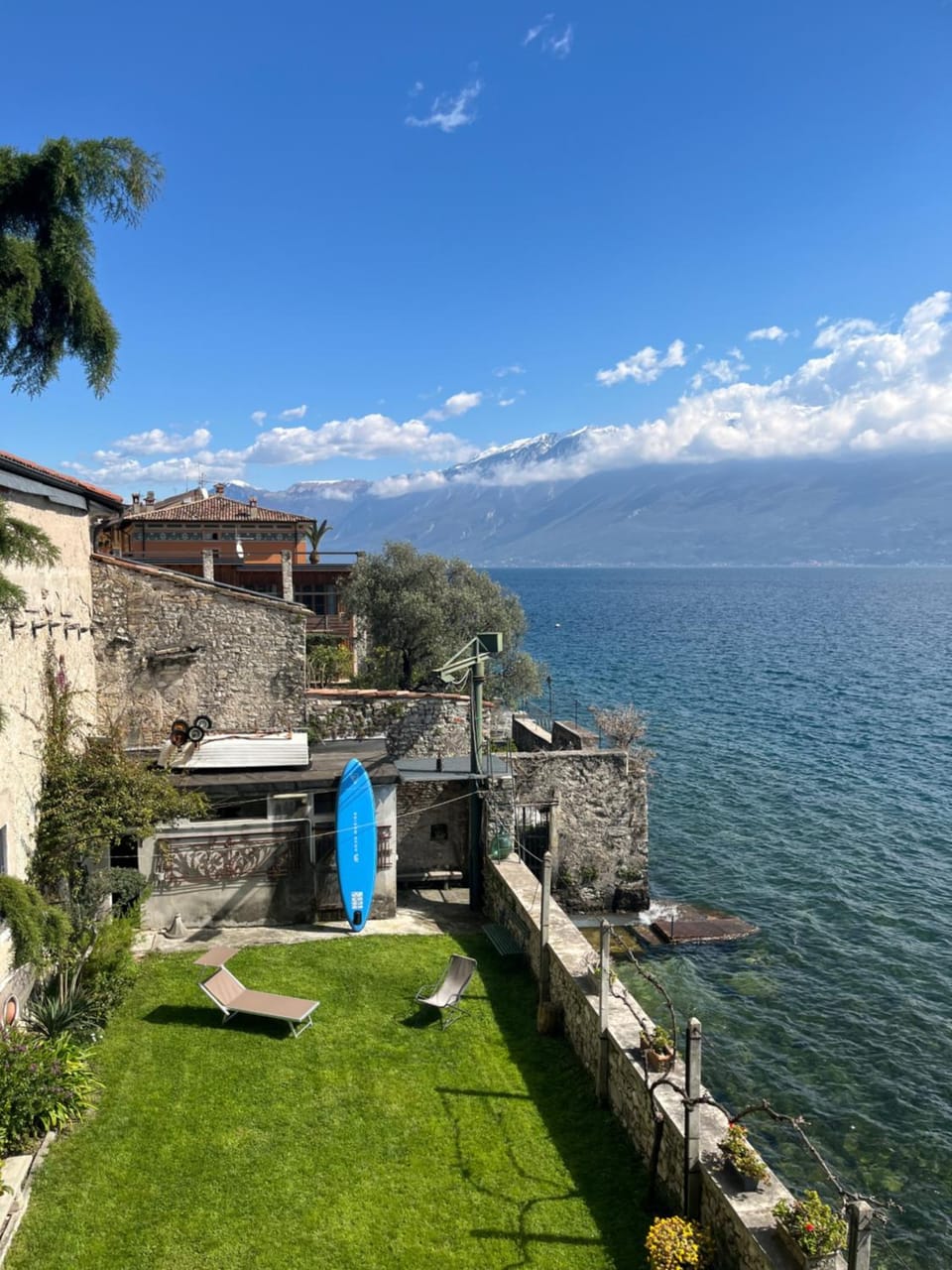 Villa Pace - Garden with Private Lake Access House in Gargnano