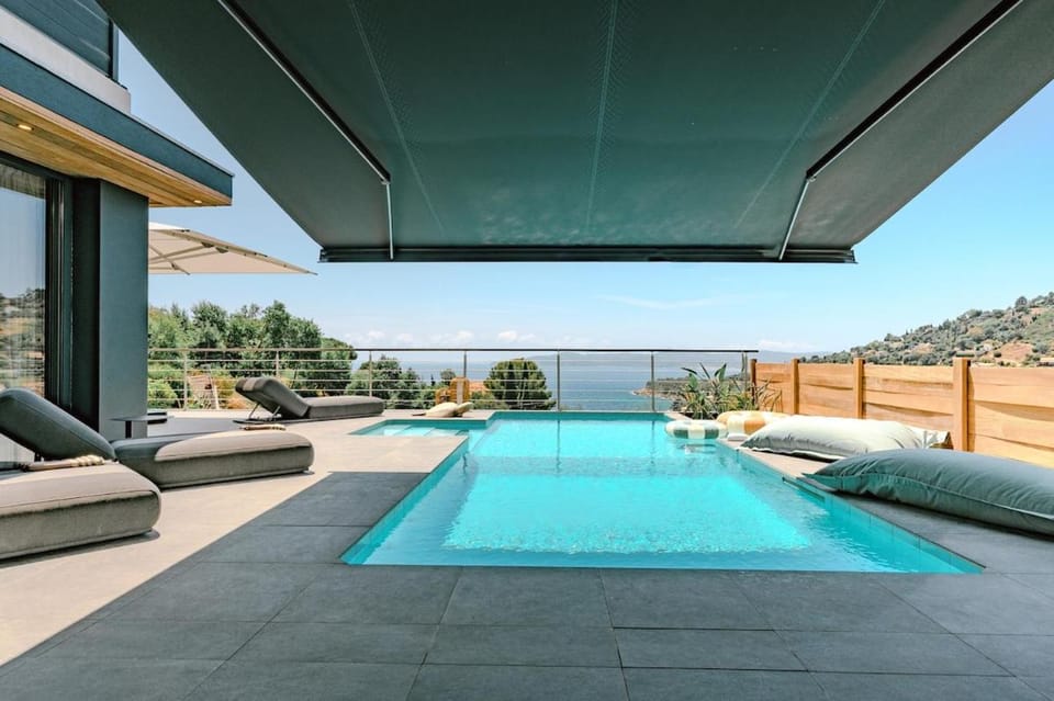 Rooftop villa in Lavandou, panoramic view Apartment in Le Lavandou