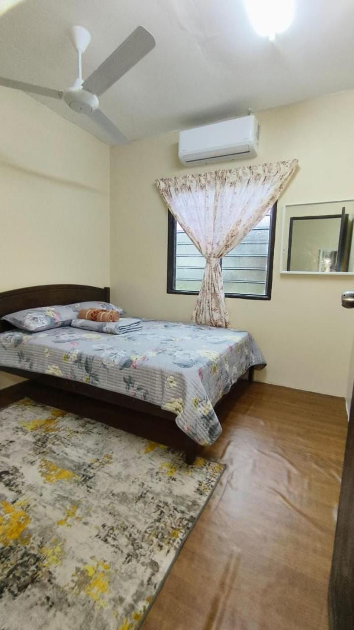 Parit Raja Kembar 3 Unit Homestay House in Johor