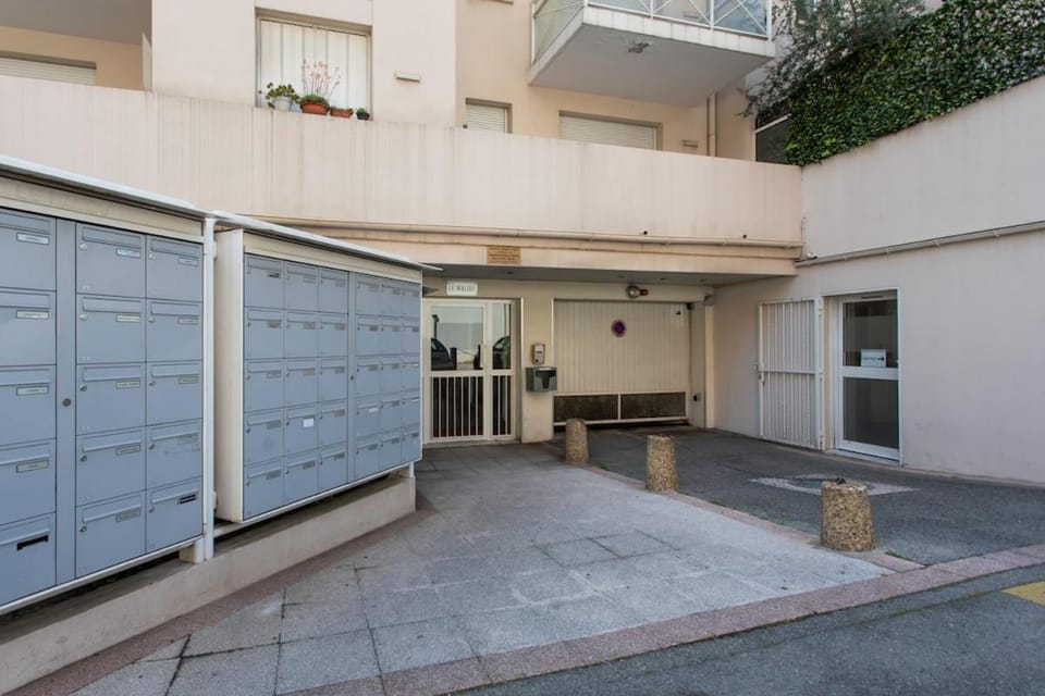 #46 Staywizus - Terrace AC 4mins walk Sea Tram T2 Airport Port Apartment in Nice