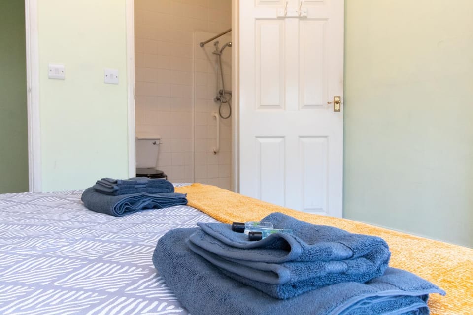 Thornbury Guest House Room 2 Bed and Breakfast in Southampton