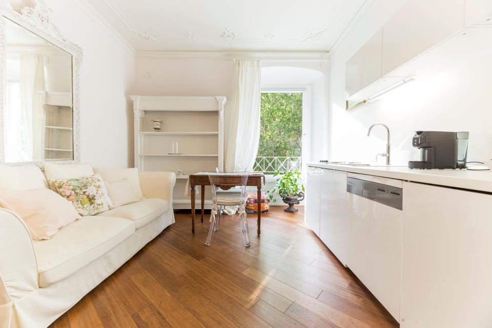 Kitchen or kitchenette, Living room, Seating area, Dining area, minibar, stove, toaster