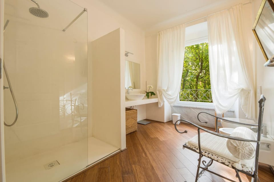 Shower, Bathroom, towels