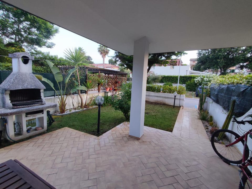 M432 - Marcelli, trilocale con giardino Apartment in Marcelli