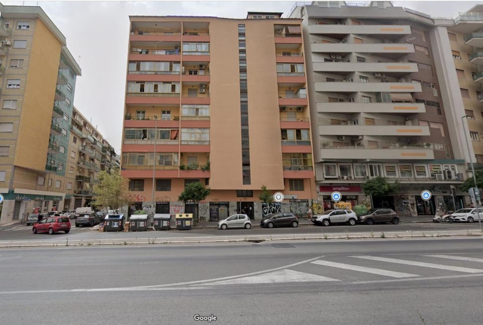 Property building, Day, Neighbourhood, City view, Street view, Location, Parking