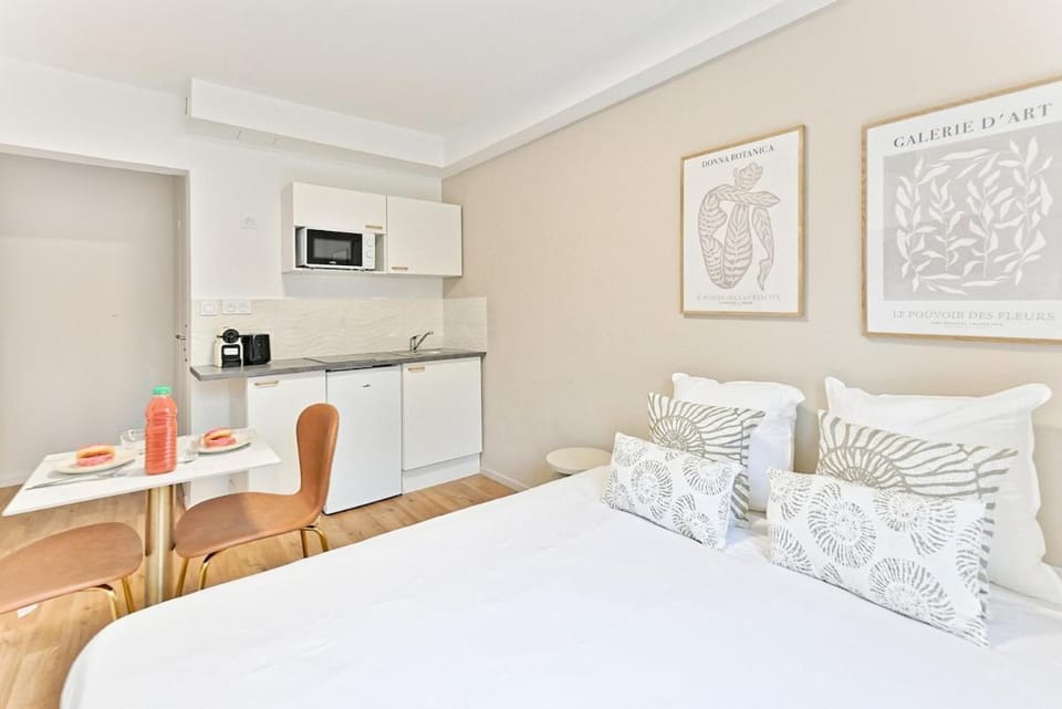 Kitchen or kitchenette, Photo of the whole room