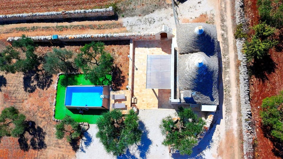 Trullo dueConi Villa in Apulia