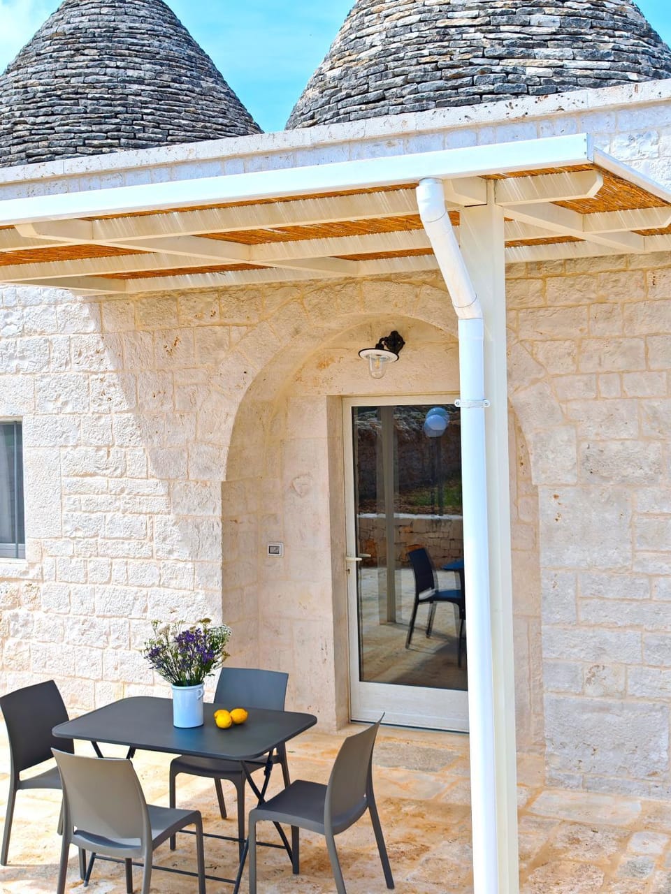 Trullo dueConi Villa in Apulia