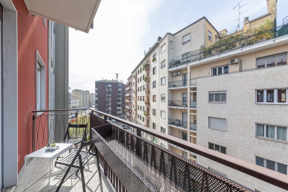 Property building, Day, View (from property/room), Balcony/Terrace, City view