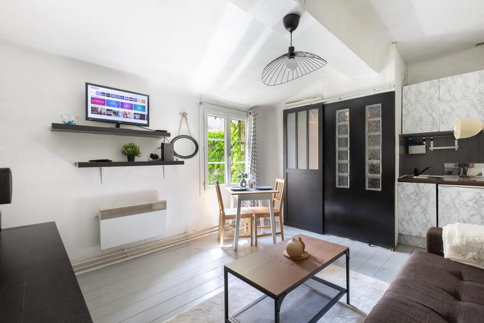 TV and multimedia, Living room, Seating area, Dining area, oven, pet friendly