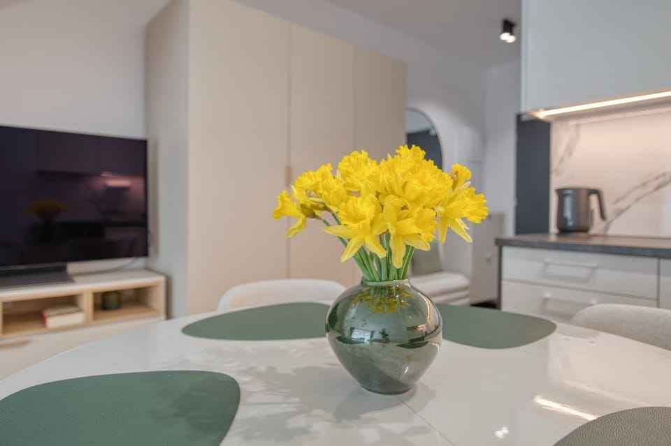 TV and multimedia, Kitchen or kitchenette, Dining area