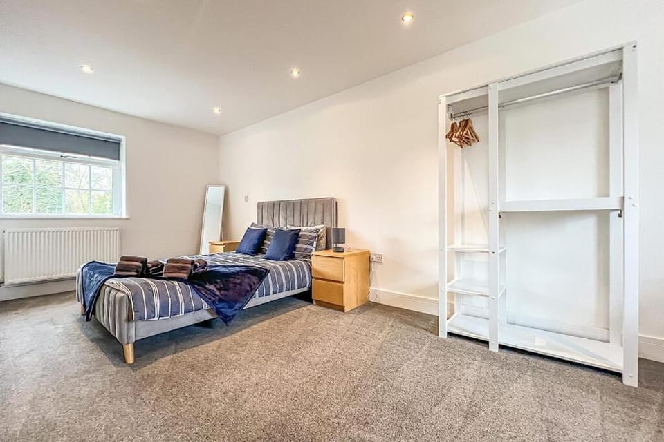Central Warwick townhouse within easy reach of Stratford upon Avon and Cotswolds House in Warwick