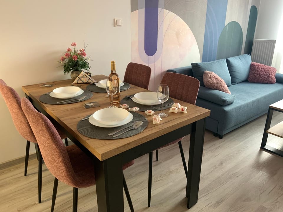 Communal lounge/ TV room, Living room, Seating area, Dining area