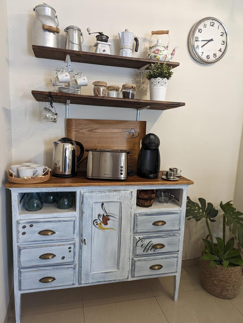 Coffee/tea facilities, Kitchen or kitchenette, minibar