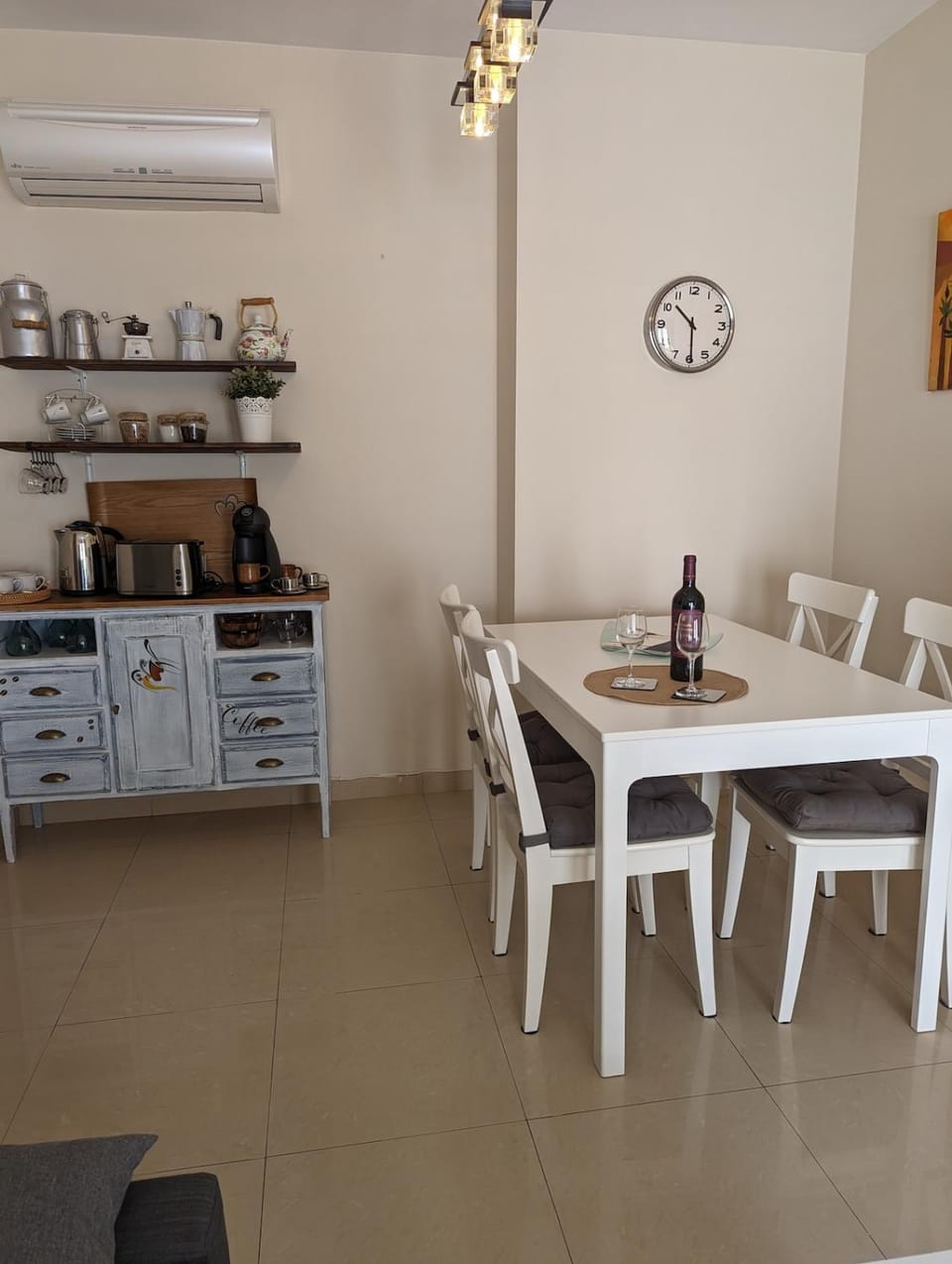 Seating area, Dining area