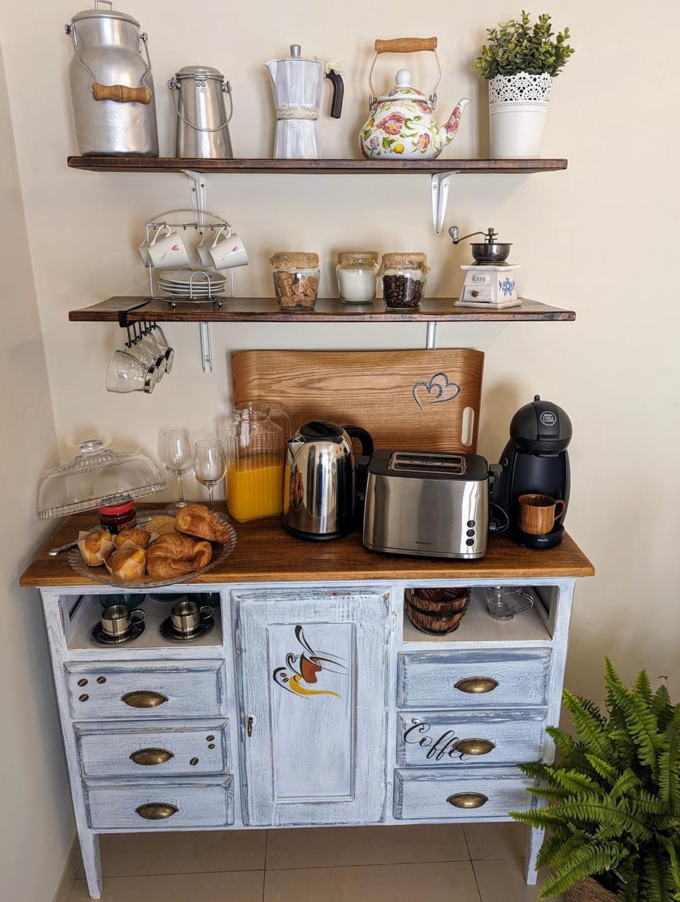 Coffee/tea facilities