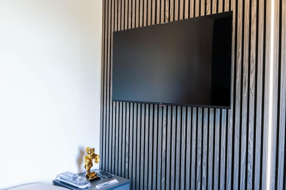 Luxury 2-bed apartment in Dartford town centre, offering stylish contemporary interiors and a comfortable home from home Apartment in Dartford