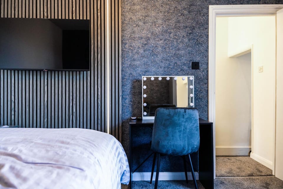 Luxury 2-bed apartment in Dartford town centre, offering stylish contemporary interiors and a comfortable home from home Apartment in Dartford