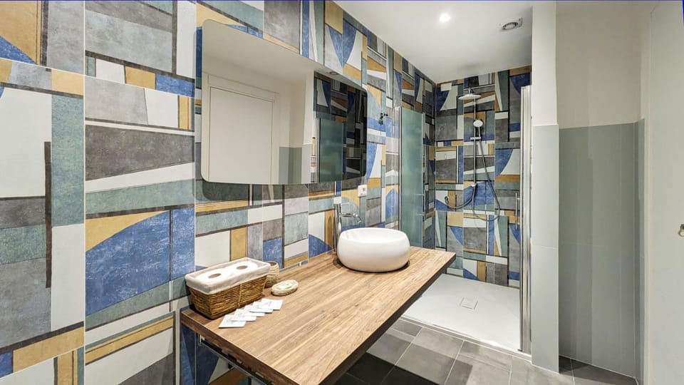 Shower, Bathroom