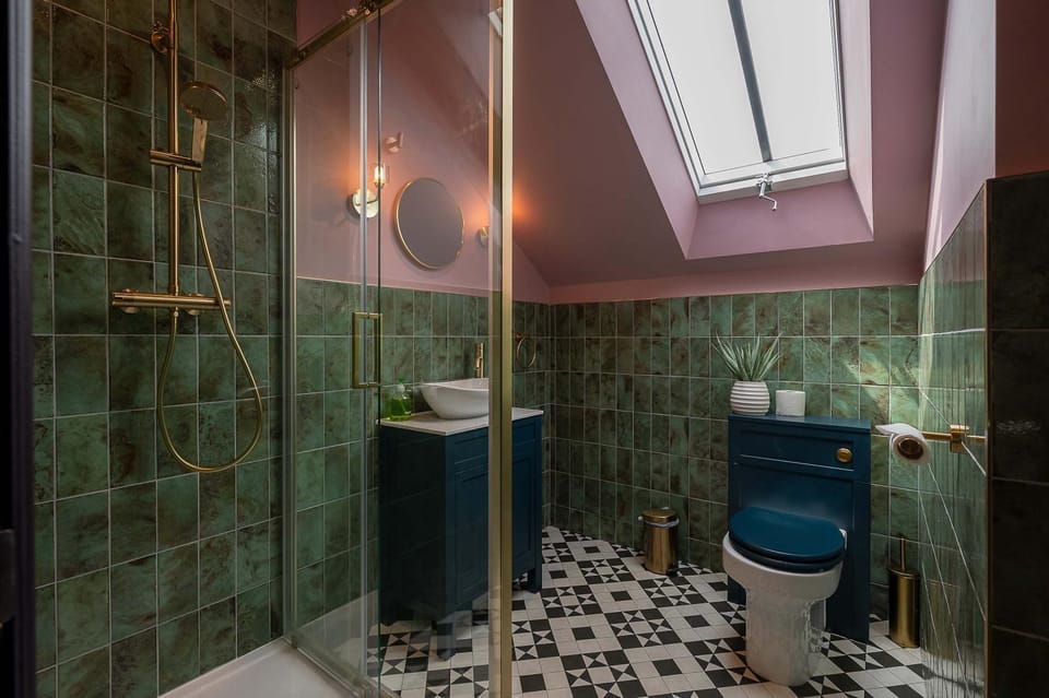 Shower, Toilet, Bathroom