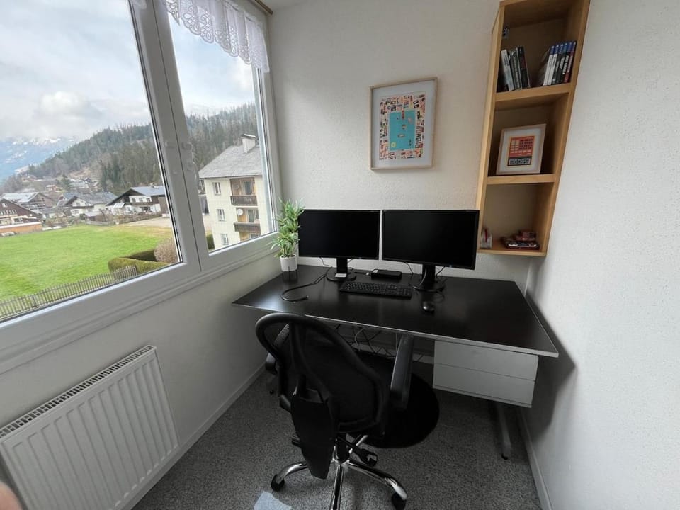 Business facilities, Mountain view