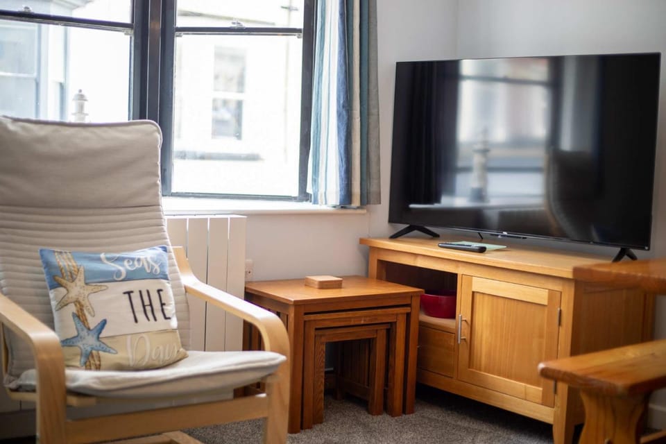 Land Ahoy- Harbour & High Street Apartment Apartment in Brixham