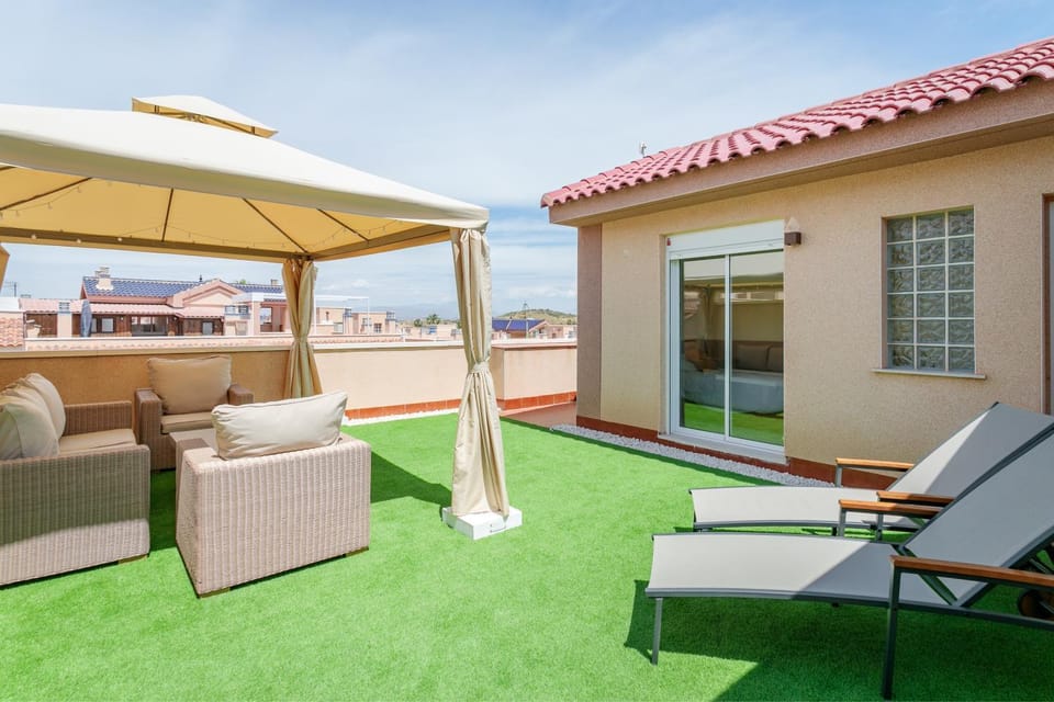 Property building, Balcony/Terrace, Living room