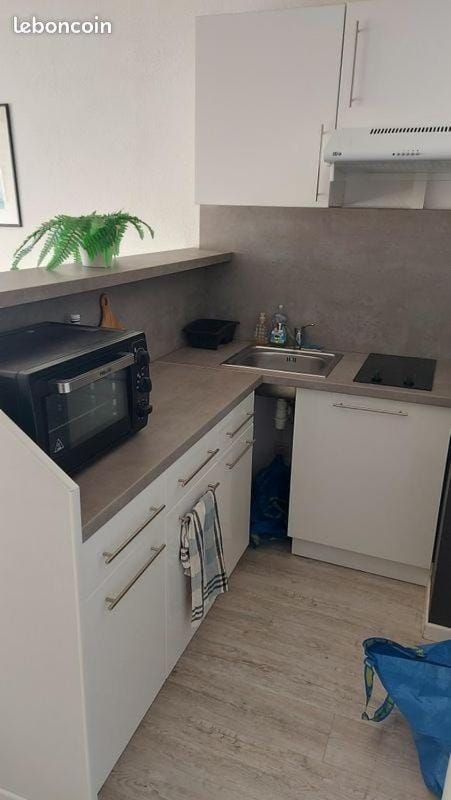 Kitchen or kitchenette, pet friendly, stove
