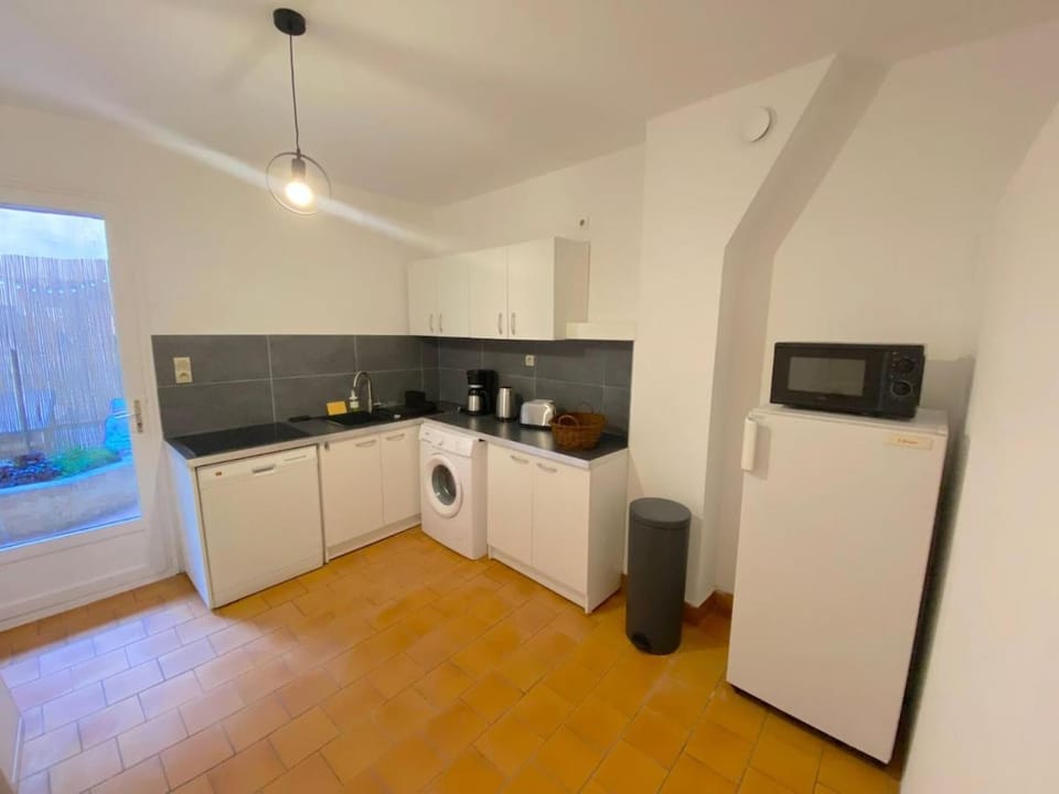 Grand T3 à 20 mètres du port Apartment in Sanary-sur-Mer