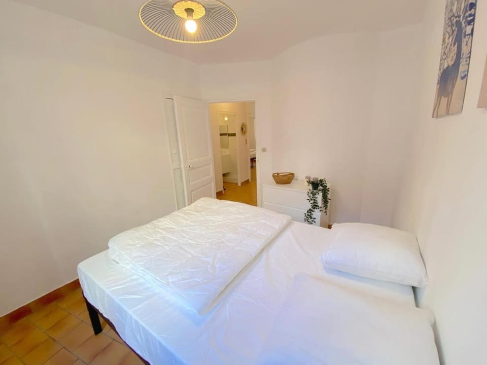 Grand T3 à 20 mètres du port Apartment in Sanary-sur-Mer