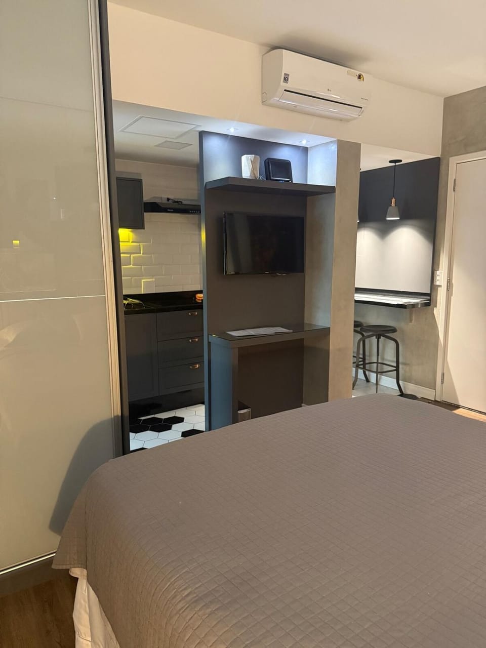 wardrobe, air conditioner