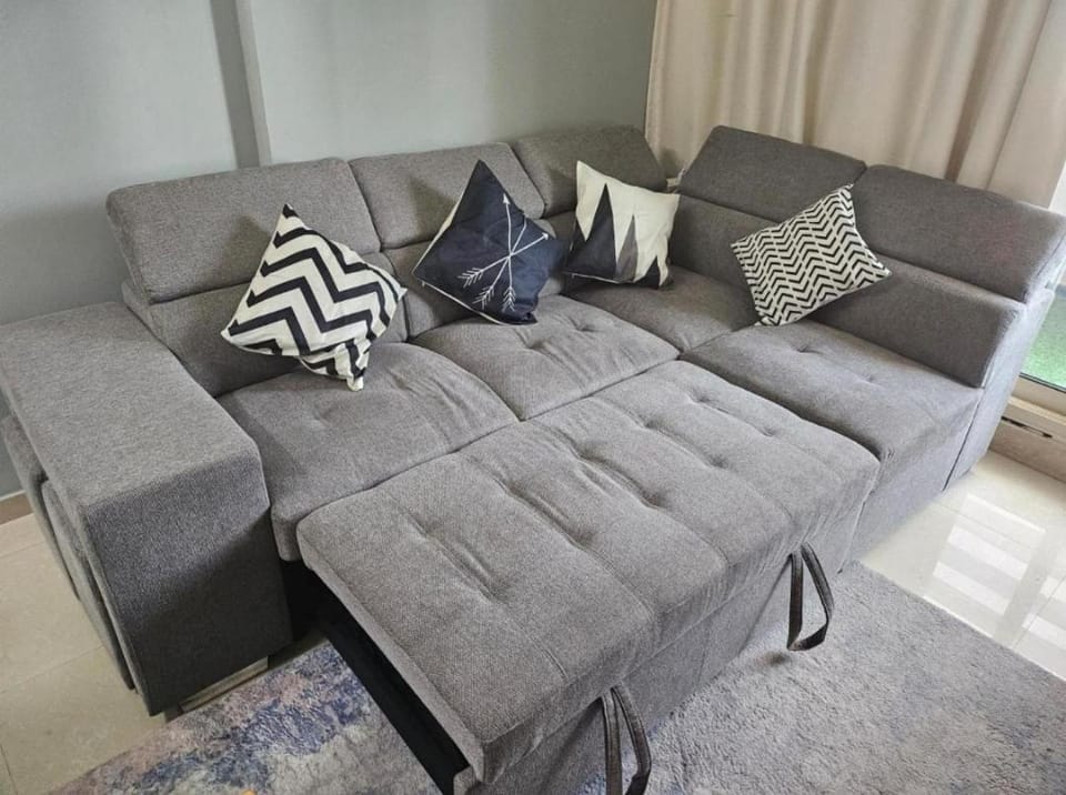 Luxury Apartment- 5 min Walking Distance Beach and 3 minutes walking distance Metro Apartment in Dubai